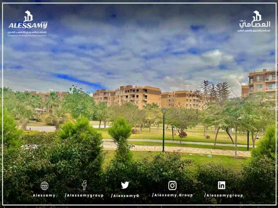 شقه للبيع بمدينتي 96 متر في الb11تطل الشارع الرئيسي